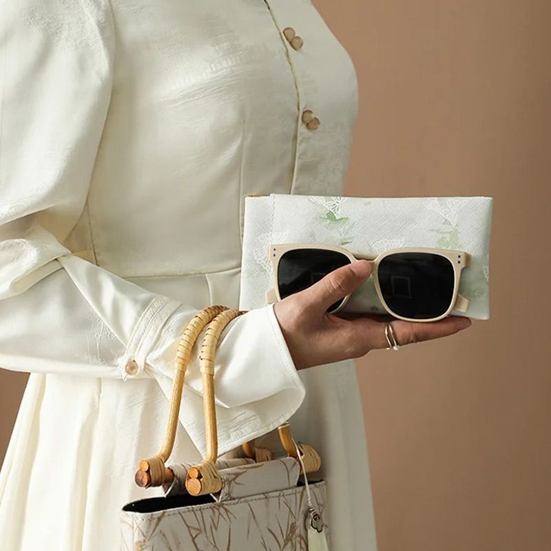 Automatic-close Eyeglasses Storage Bag