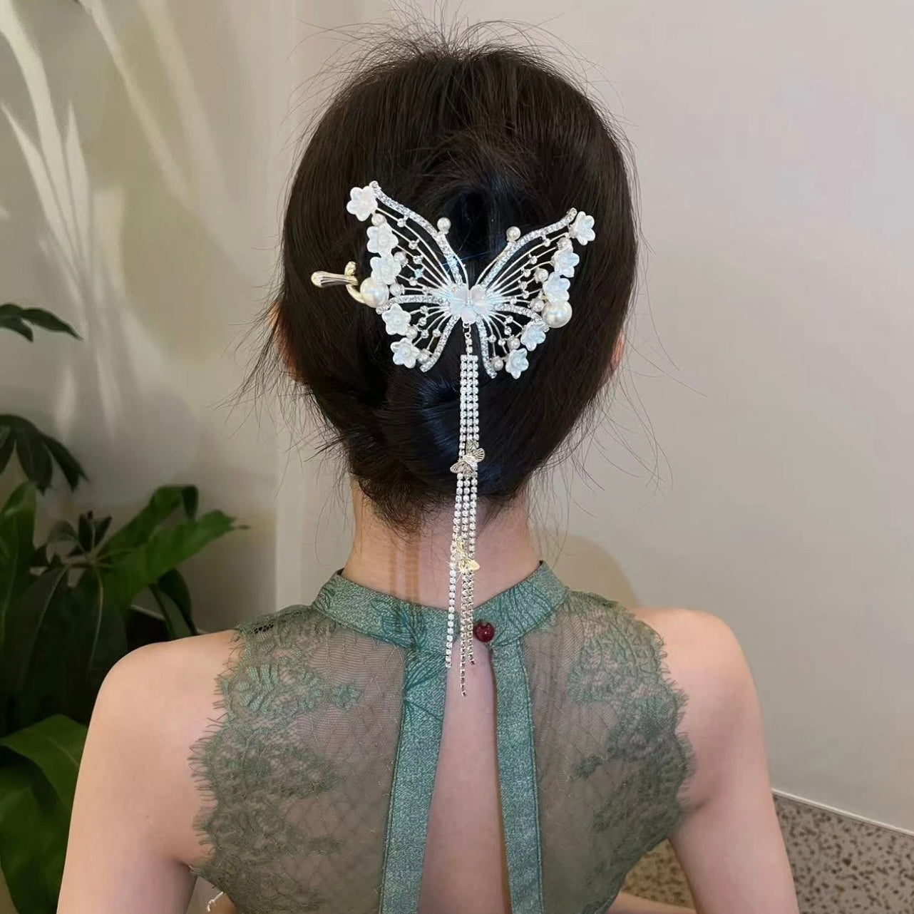 Butterfly Tassel Twist Clip